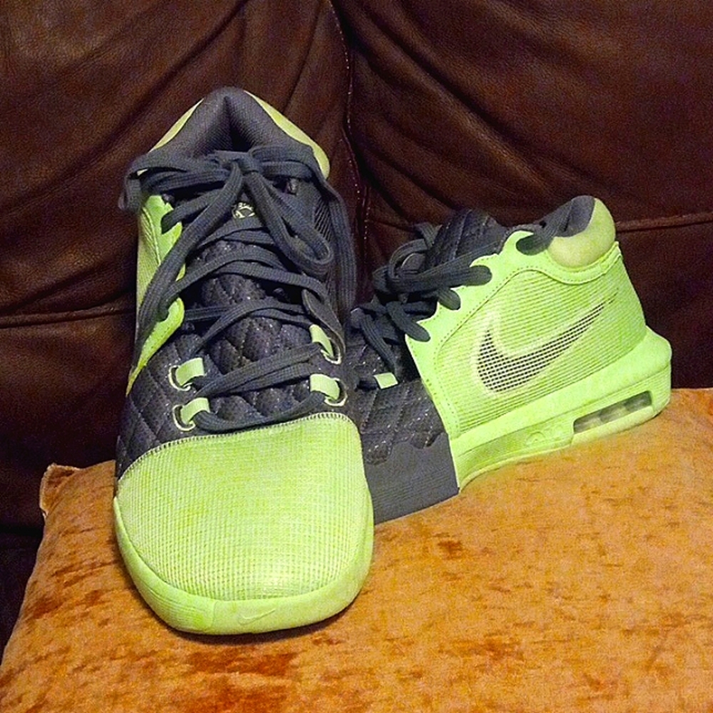 New men's Nike sneakers